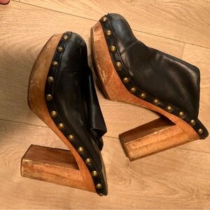 Black Leather Platform crown vintage clogs